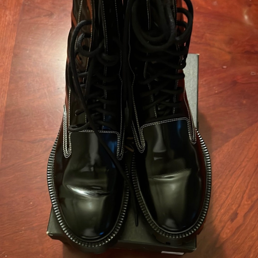 Woman’s USED!!!!!! Inch2 Biker Combat Boot
